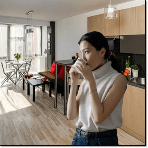 백차 마시는 여성