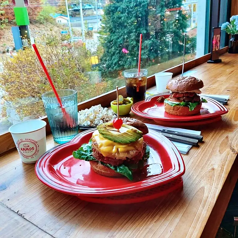 53년 전통 직접 구운 햄버거빵의 수제버거 햄버거 맛있는 곳 추천