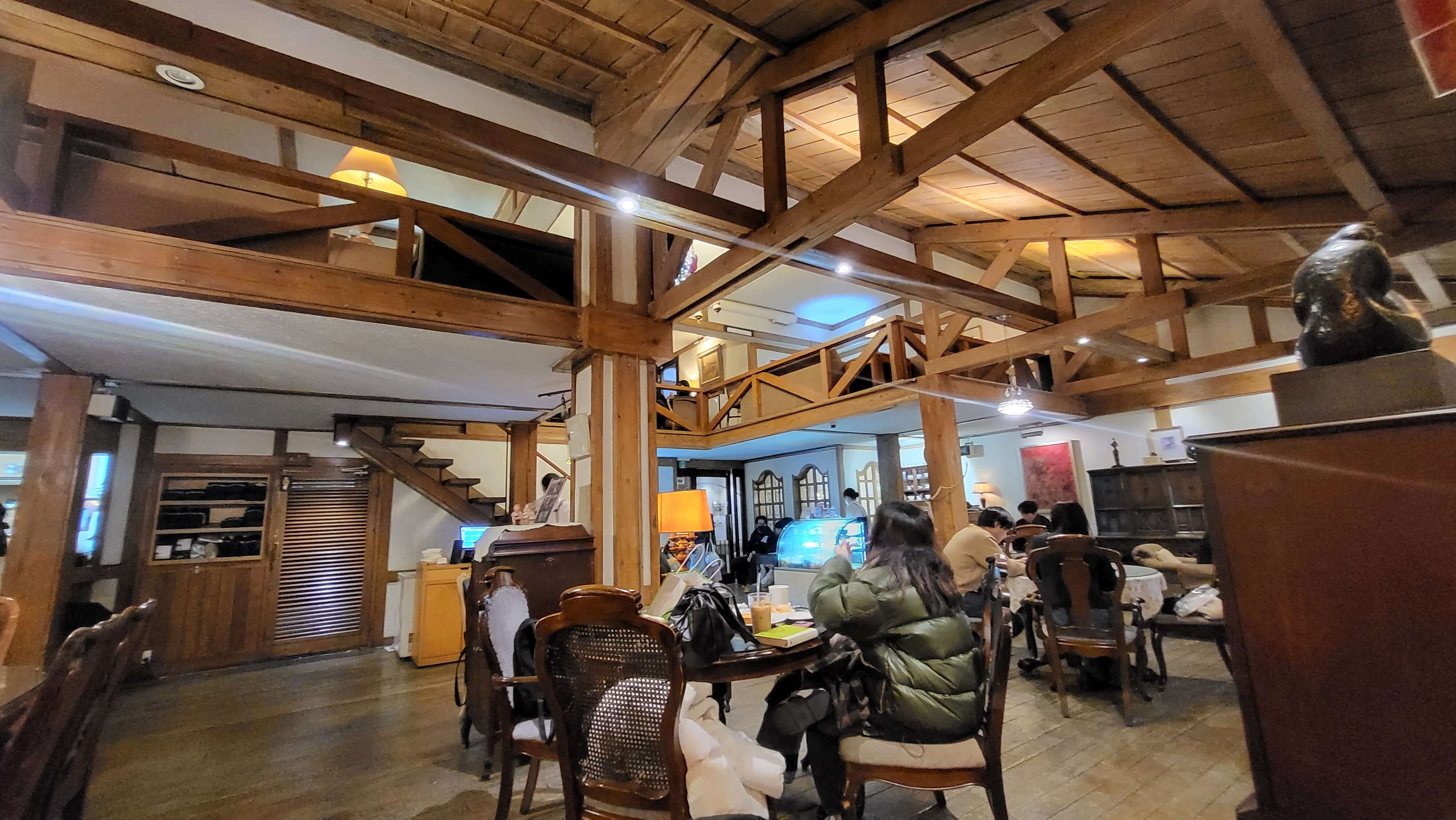 명동 핫플 코인카페 1호점