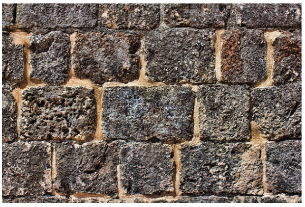 돌담과 벽에 남은 시간의 흔적