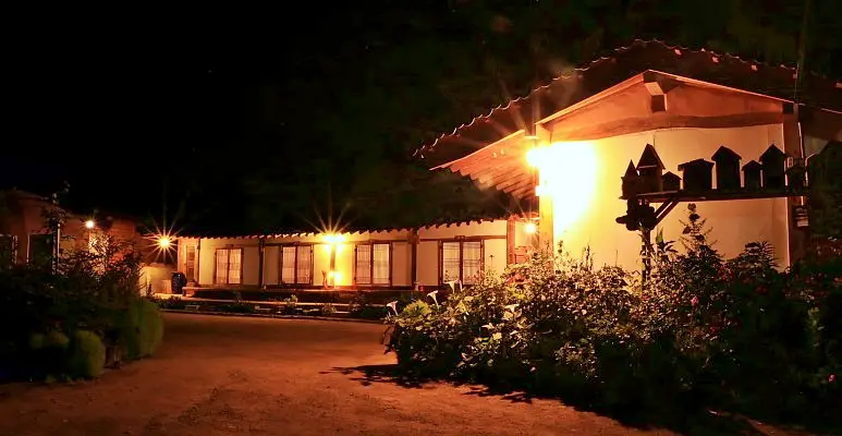 생방송오늘저녁 경주 150년 된 폐가의 변신 한옥 스테이 펜션 여행 가볼만한 곳 추천