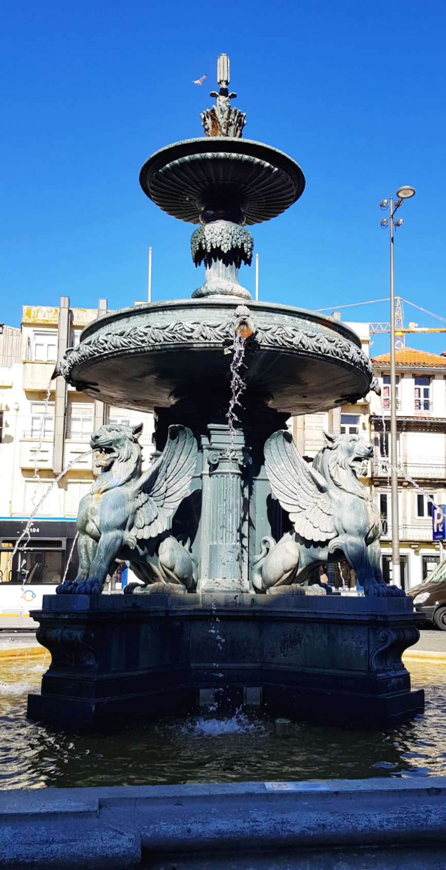 포르투갈 포르토 그리핀 석상 분수대