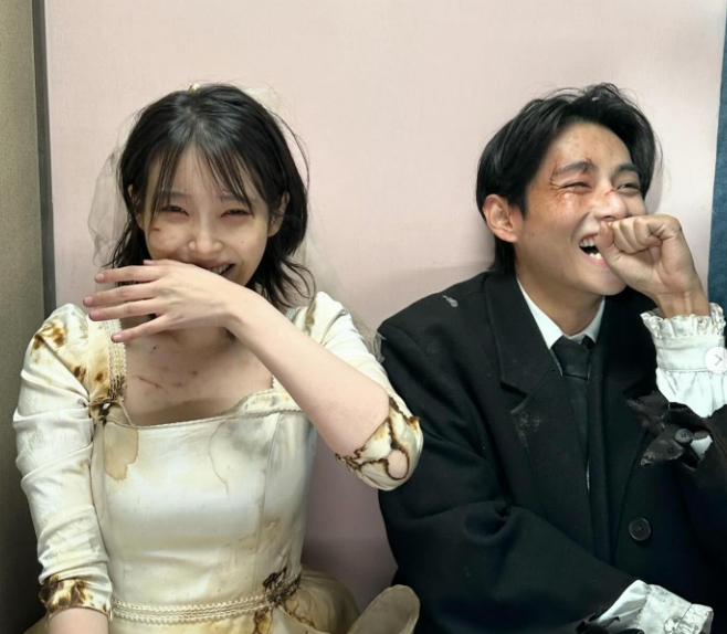 아이유LOVEWINSAL 가사 노래 등장에 나오는 뮤비 해석 비하인드 