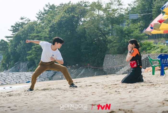 엄마친구아들 강단오 역을 맡은 윤지온 배우의 모습