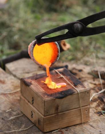 청동기 시대 장신구의 예술성: 금속 공예의 기원과 진화