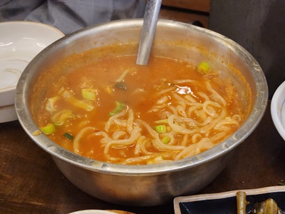 최원석의돼지한판김치칼국수