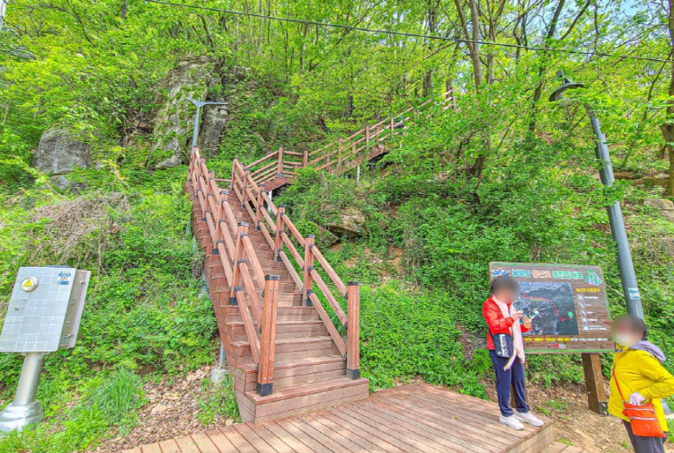 봉명산 출렁다리