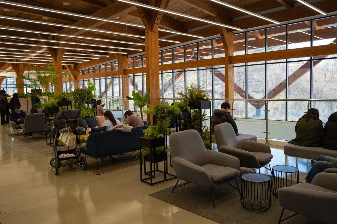 영흥 수목원 방문자 센터 내부