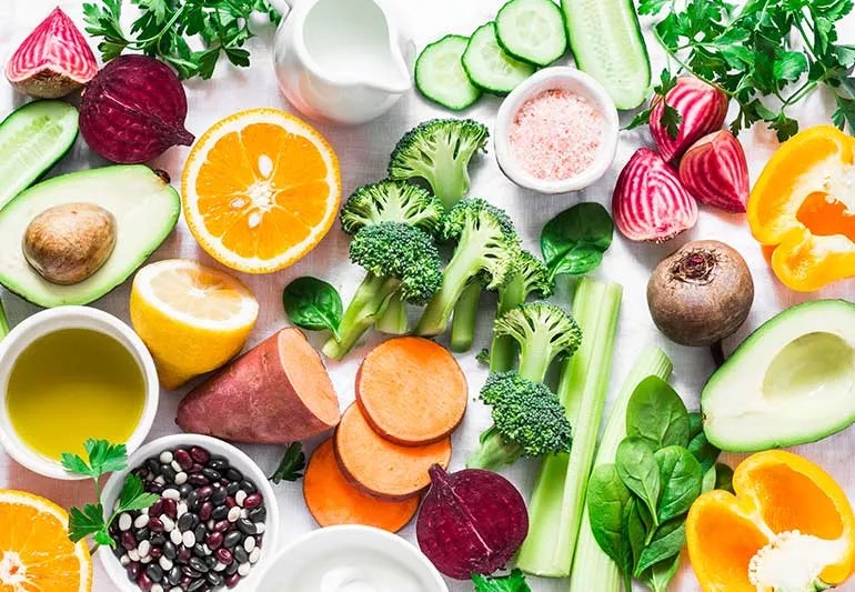 비타민 C가 풍부한 채소와 과일 사진