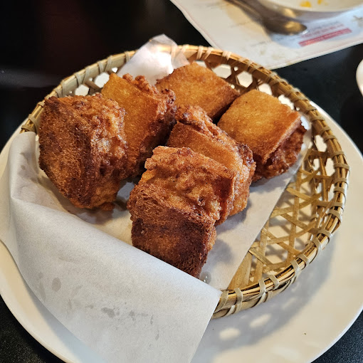 마포 서교동 멘보샤집 '진진'