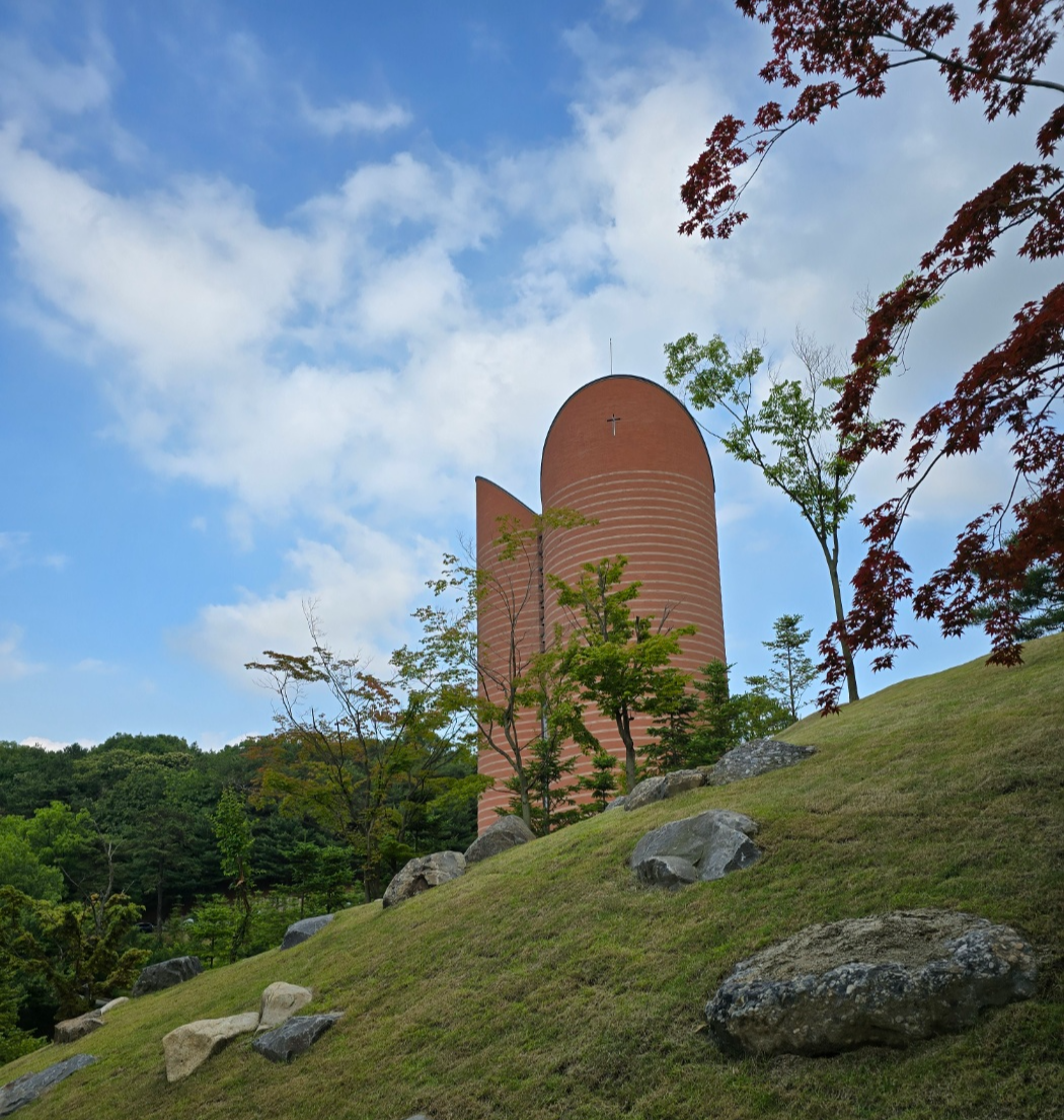 남양성모성지의 대표적인 건축물 대성당