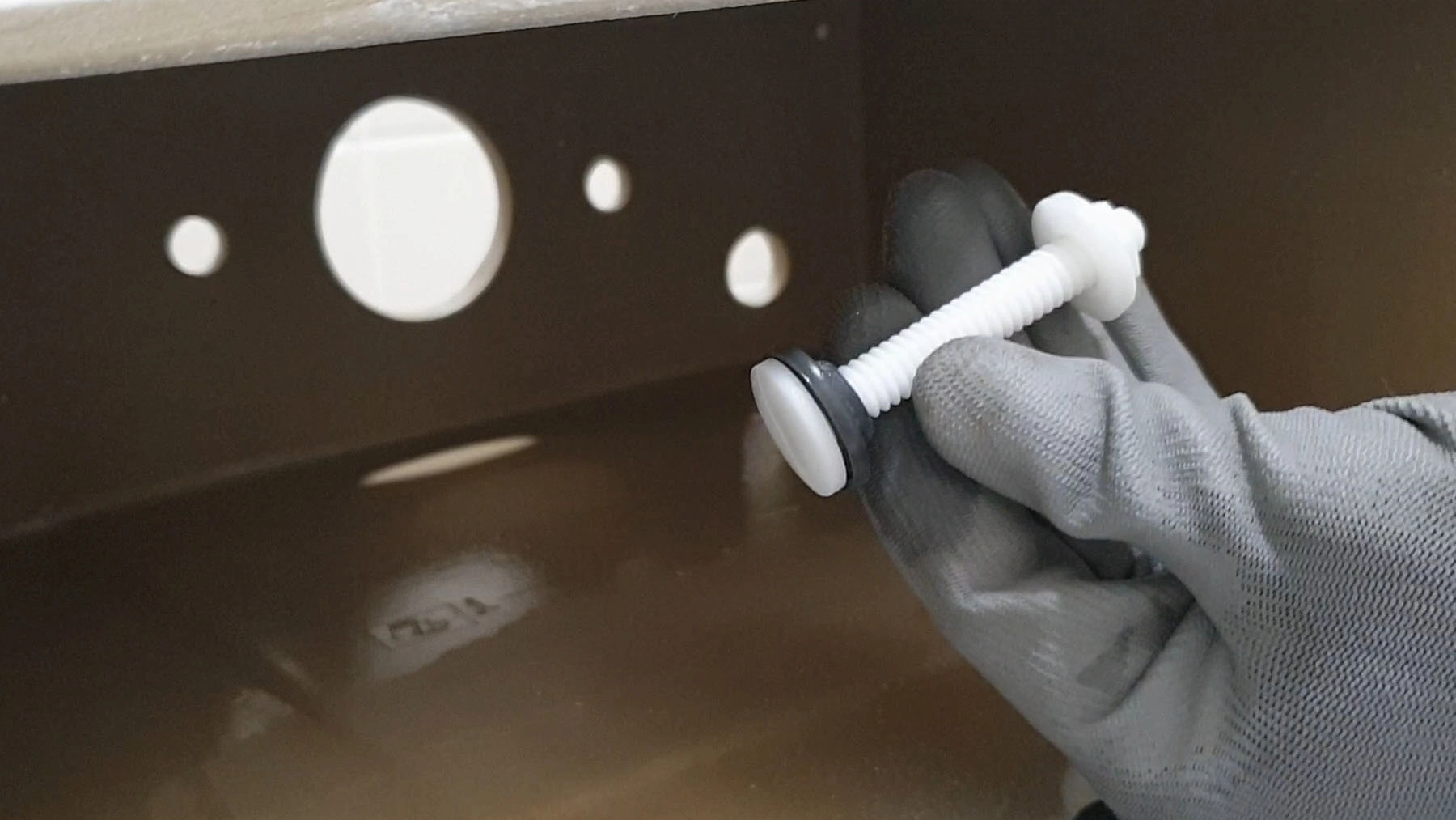 물탱크 고정 너트