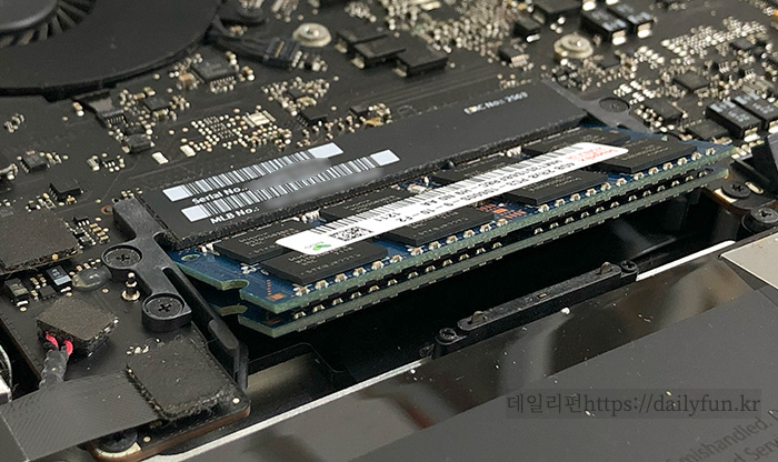 맥북프로 2011 15인치 램 탈착 2