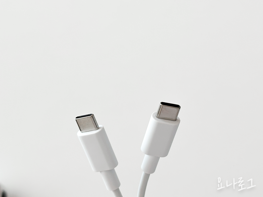 아이폰보조배터리 보조배터리 보조배터리추천 아이폰 앤커 앵커 앵커보조배터리 앤커보조배터리 무선충전 무선보조배터리 Anker AnkerMagGo 앵커맥고 앤커맥고 여행준비물 여행필수템 발열없는보조배터리 여행준비