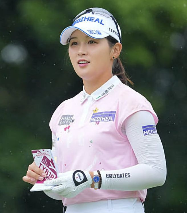 jlpga 어스 몬다민컵 상금 4억엔 돌파! 114억 투자해 646억 광고 효과 낸 프리미엄 골프 마케팅의 비밀과 박현경 공동 선두 돌풍 분석