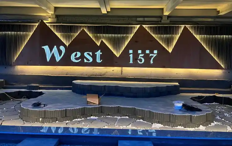 West 157 가게 전경