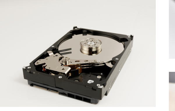 윈도우 키와 L 키를 눌러 화면이 잠금 상태로 전환된 모습