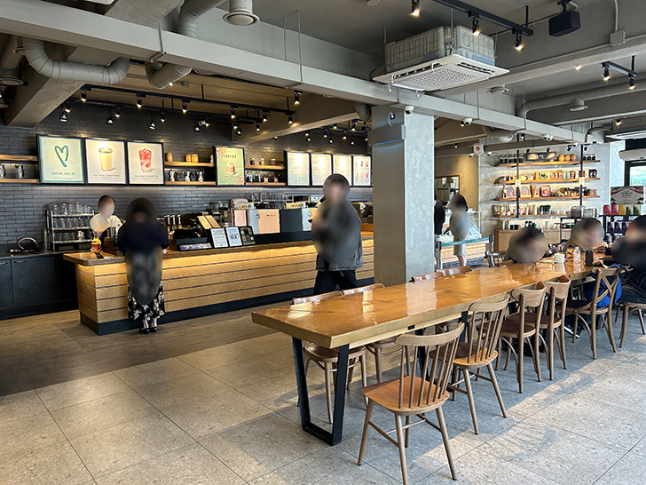 동대문-스타벅스-내부