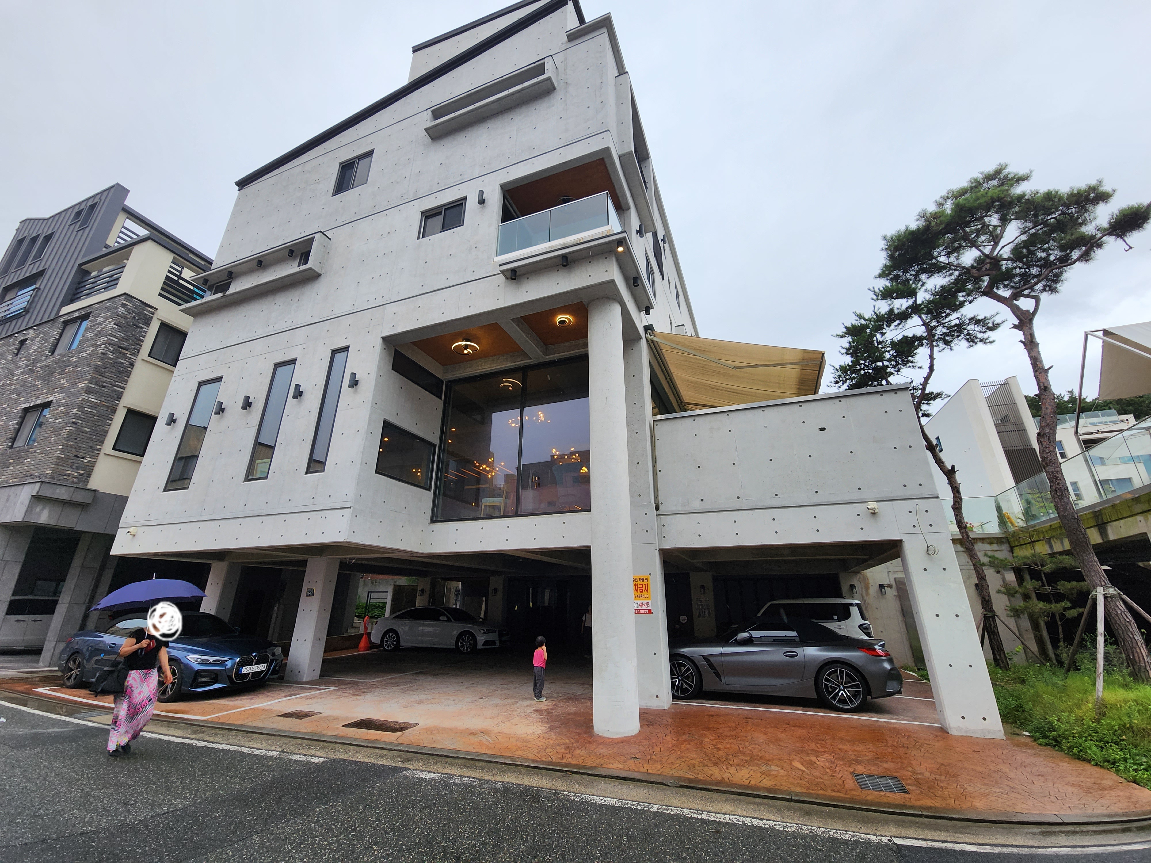 델빠네 카페 외관