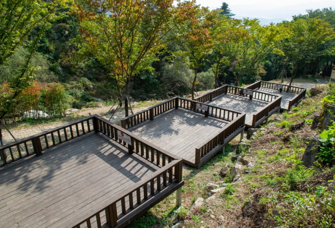 백운봉자연휴양림 야영데크