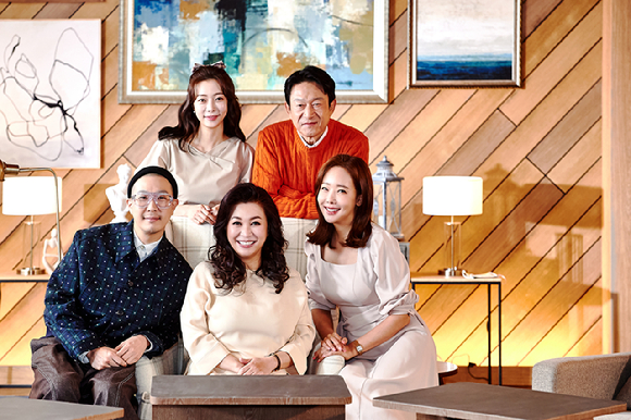 오은영 박사&#44; 하하&#44; 소유진&#44; 김응수&#44; 박지민 아나운서가 16일 오후 온라인으로 진행된 MBC &#39;오은영 리포트 시즌2-결혼지옥&#39; 제작발표회에 참석하고 있다. [사진=MBC]