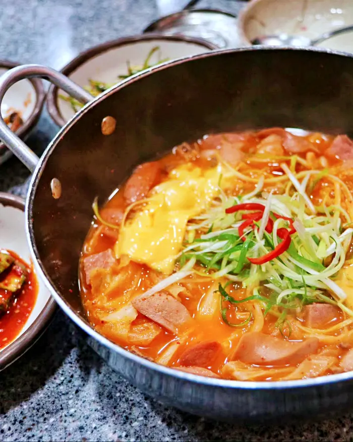 한남동, 이태원 맛집 양배추와 소시지 듬뿍 존슨탕