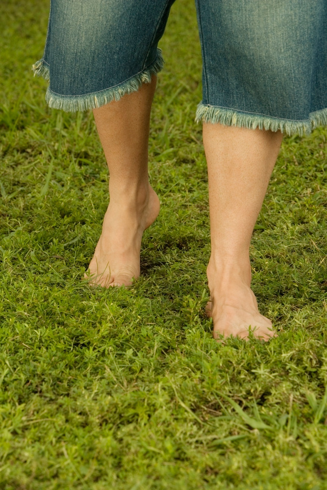 맨발-걷기-효능