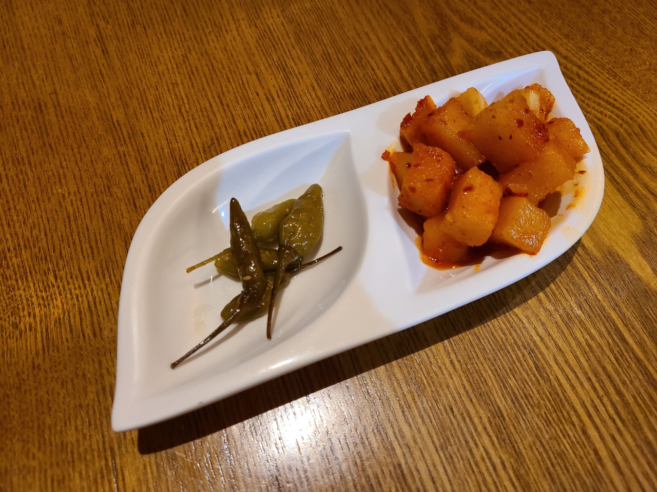 서울맛집-카레맛집-파쿠모리카레전문점-기본반찬