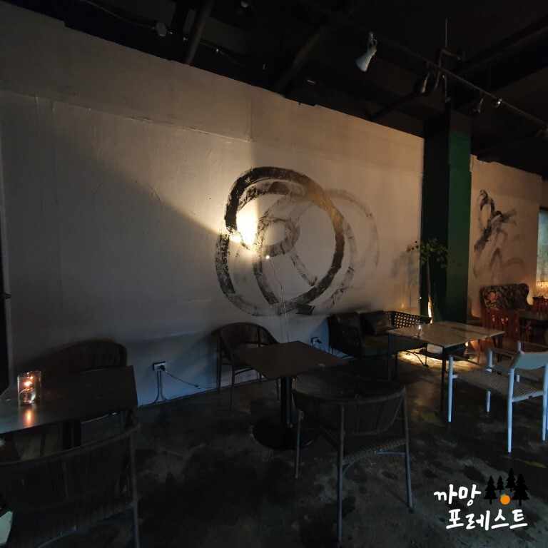 카페 드로잉 변면 그림