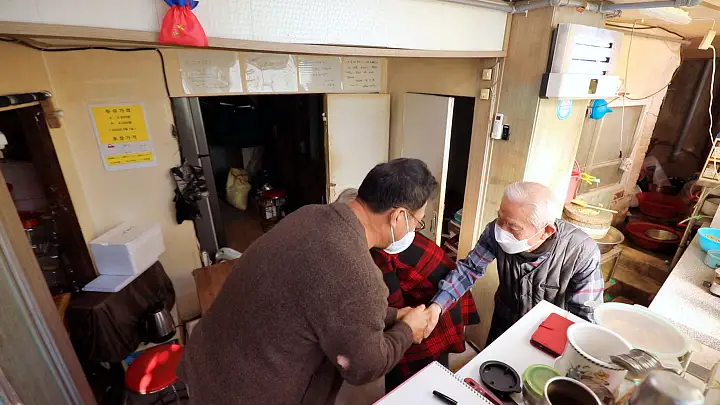 이만기 동네한바퀴 시즌2 50년간 단 하루도 문 닫지 않은 노부부 두유 광주 광역시 맛집 소개