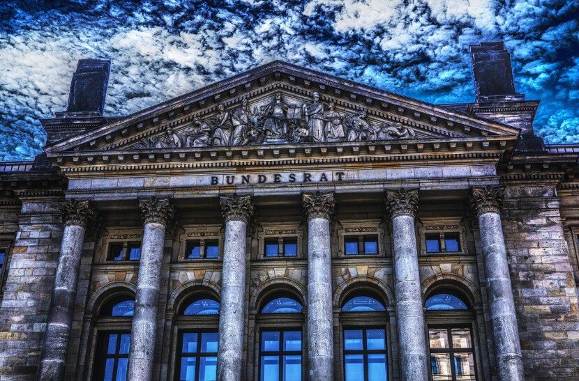 밖에서 바라본 건물 외관