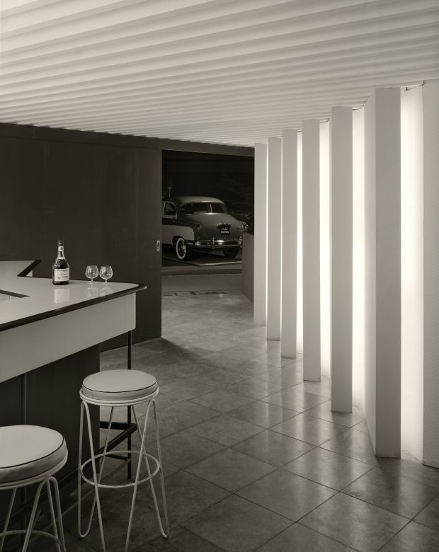 Automobile showroom by Karl Hugo Schmölz