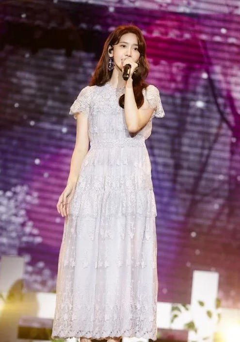 윤아 최근 화보 5선: 브랜드와 콘셉트 분석