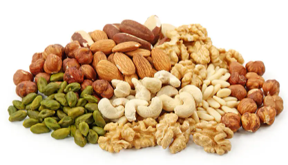 견과류, 특히 아몬드.