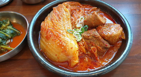 김치찌개 맛있게 끓이는 법 재료와 기본 조리 순서