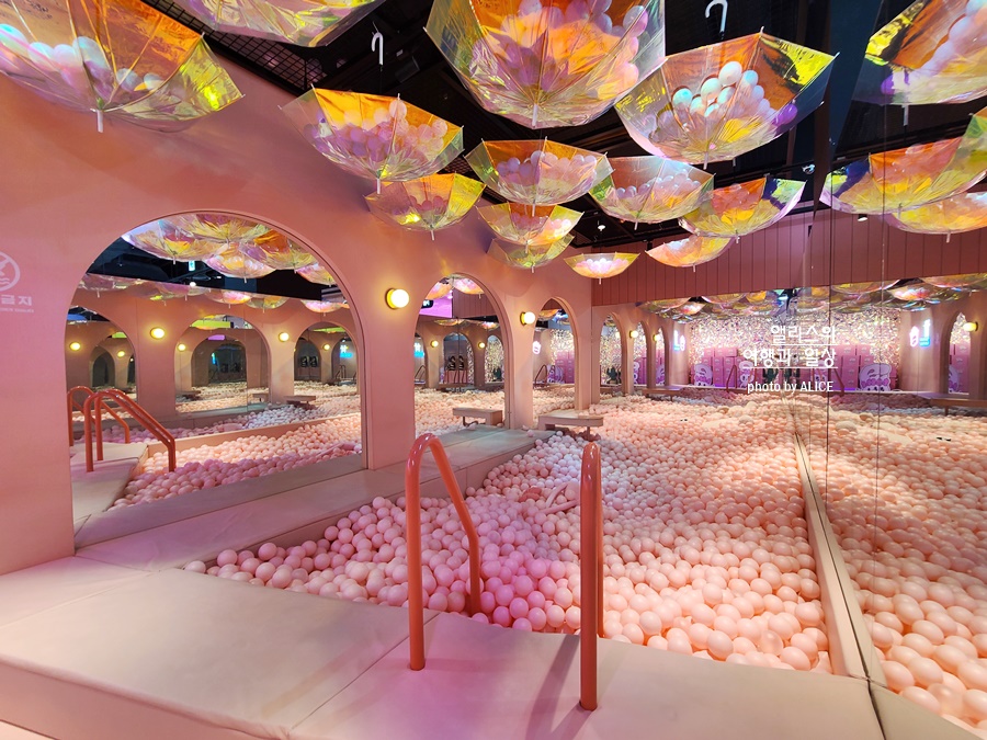 더 현대 서울 볼거리 놀거리 추천 팝업스토어(루부탱, 에스더버니) 사운즈 포레스트