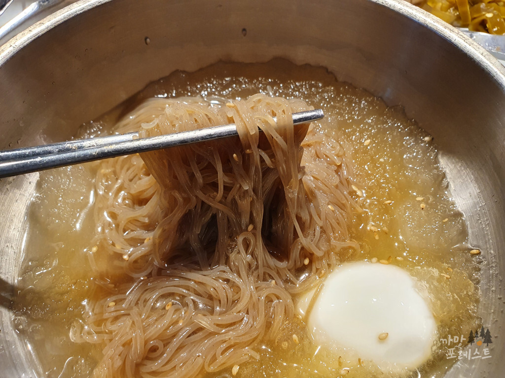 백리원 냉면 한입