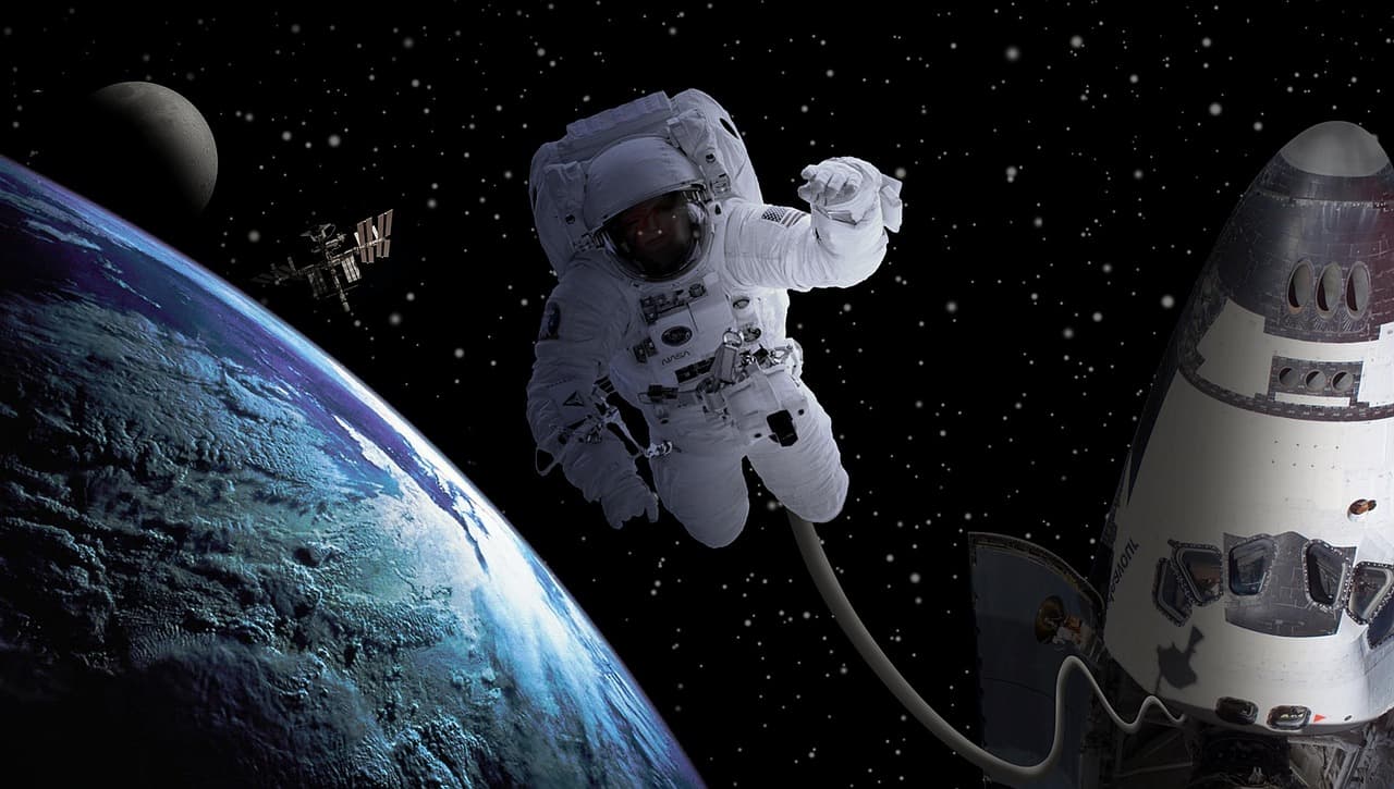 우주 데이터 분석 서비스로 돈을 버는 방법