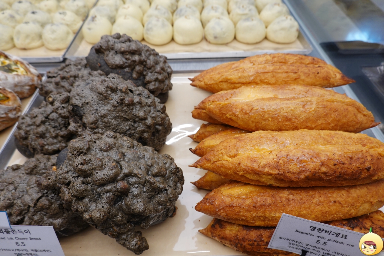 먹물쫀득이 & 명란바게트