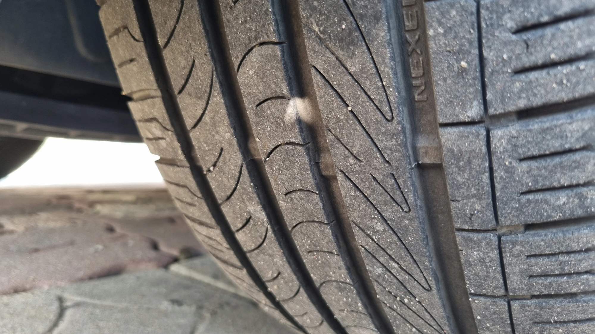 타이어 트레드 패턴