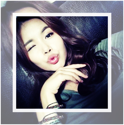 도시어부2에 출연하는 조정민의 사진과 맥심에 실린 화보 이미지