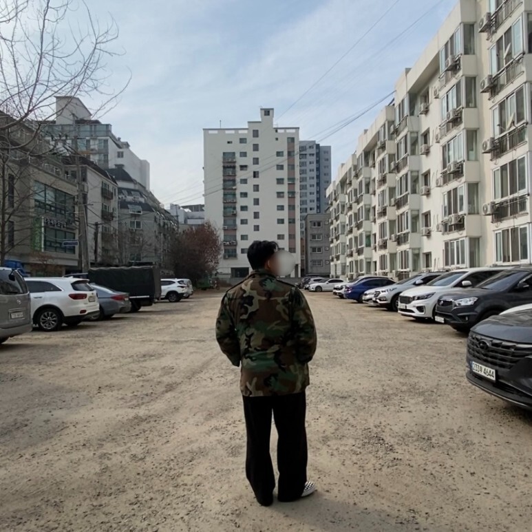 데일리룩(오뭘입)카모 미군야상자켓, 무신사스탠다드 투턱 와이드 스웨트팬츠, 반스 슬립온 체커보드, 남자데일리룩, 남자데일리코디, 남자데일리패션, ootd