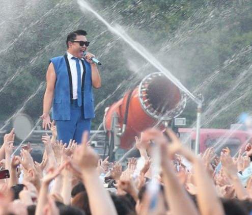 싸이 흠뻑쇼 무대 모습