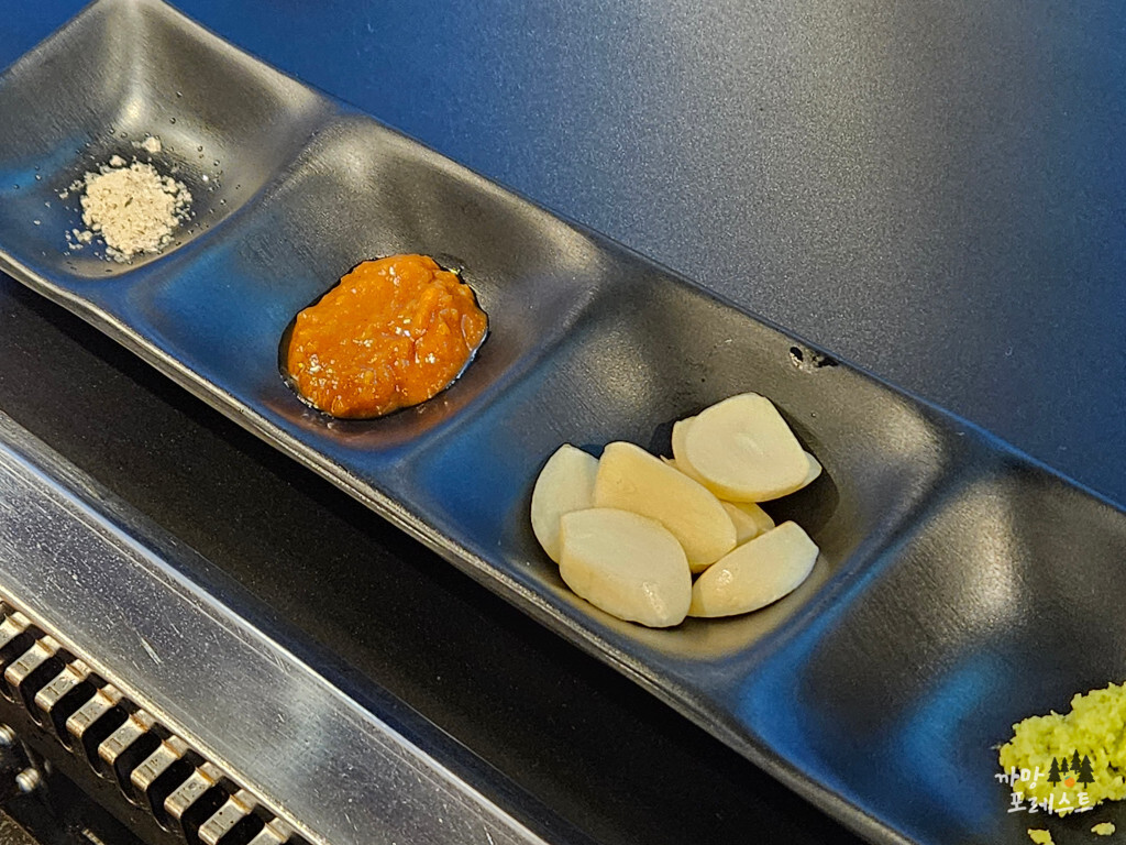 고향 흑돼지 밑반찬