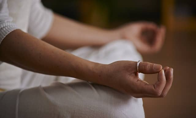 명상과 다이어트: 심리적 평정이 체중 감량을 돕는 이유