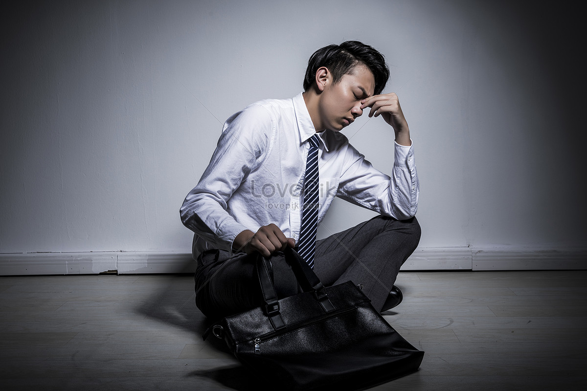업무 스트레스를 받고 있는 직장인