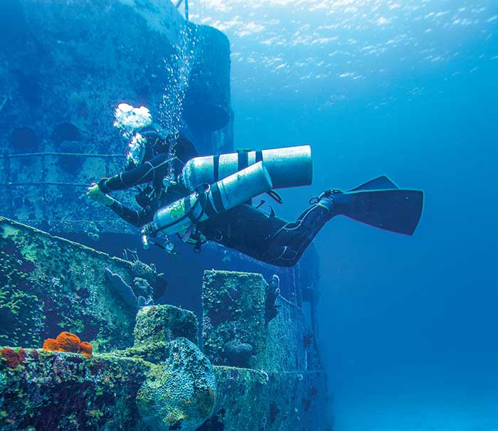심해잠수사 수중조사 이미지