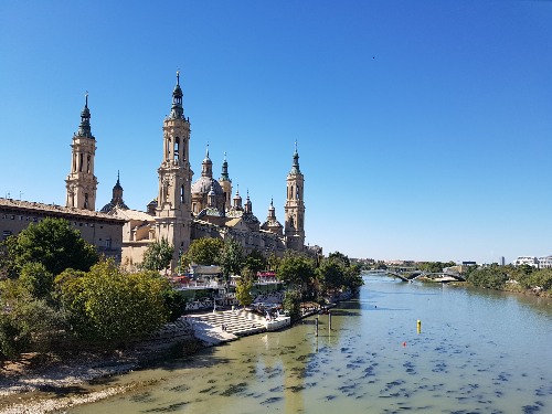 사라고사 대성당의 전경