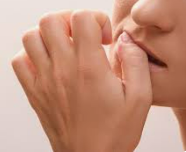 물리적 손상 : 손톱을 소중히