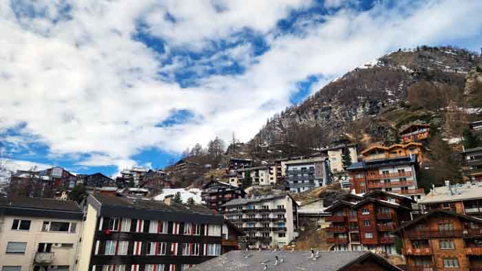 체르마트 알프벨(알푸벨) 호텔 테라스에서 보이는 체르마트의 첫 아침 풍경